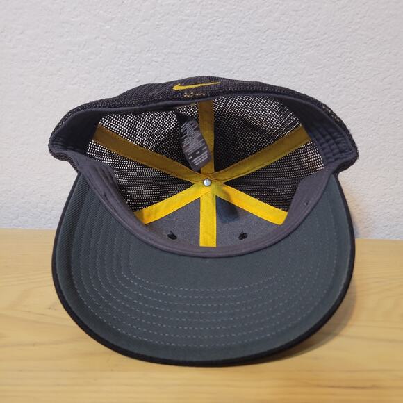 Nike Golf Livestrong Flexfit Fitted Black Mesh Hat Embroidered Flexfit FAST SHIP - Picture 6 of 8